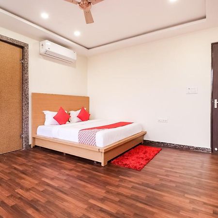 Oyo 61050 S S K Continental Juhi Bari Bagian luar foto