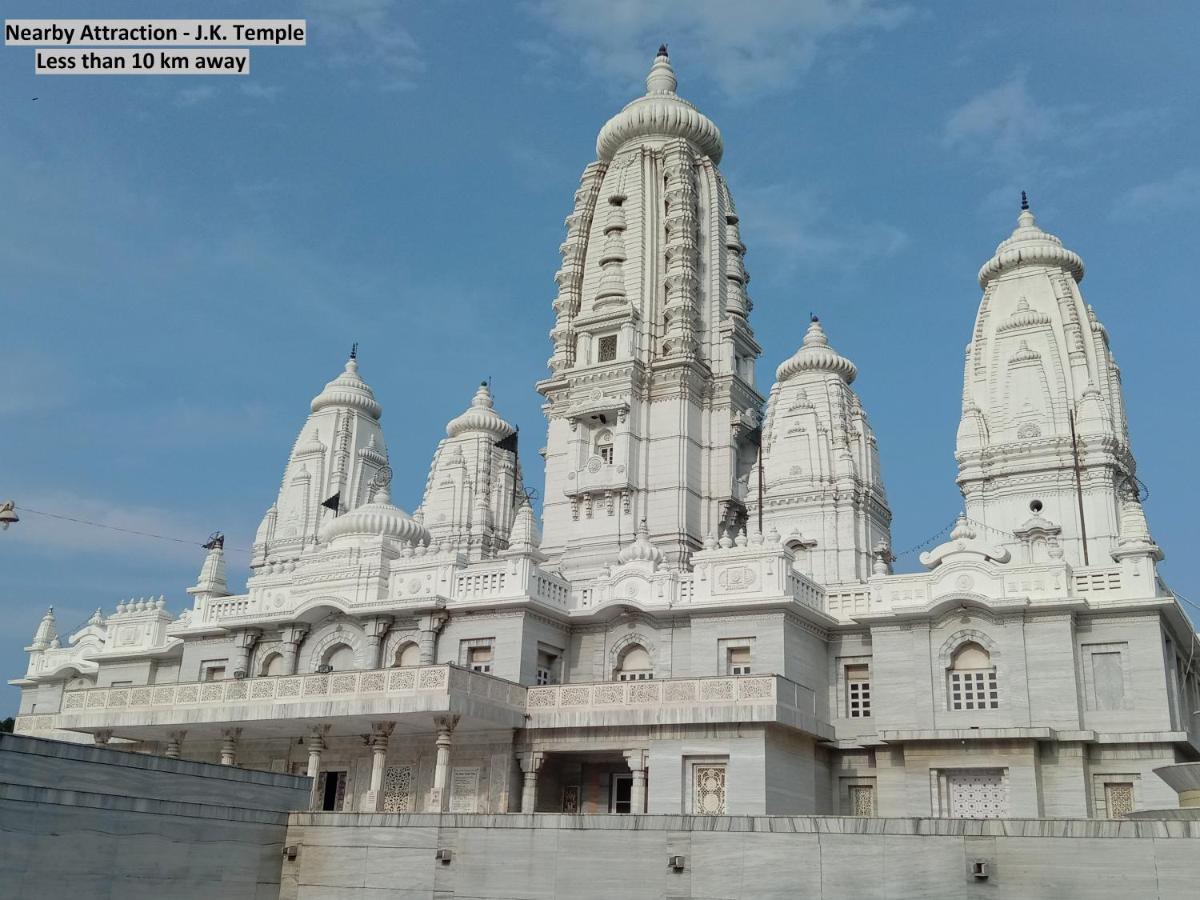 Oyo 61050 S S K Continental Juhi Bari Bagian luar foto